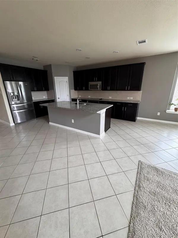 914 Emory Stable DR, Hutto, TX 78634