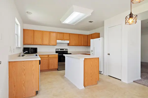 2207 Kuykendall DR, Georgetown, TX 78626