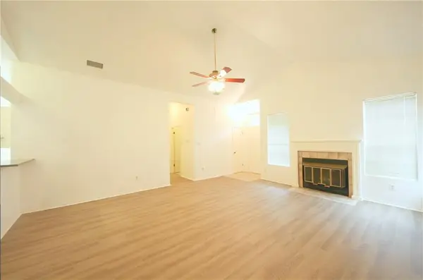 8200 Cahill DR, Austin, TX 78729