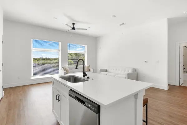 1811 Webberville RD #1307, Austin, TX 78721