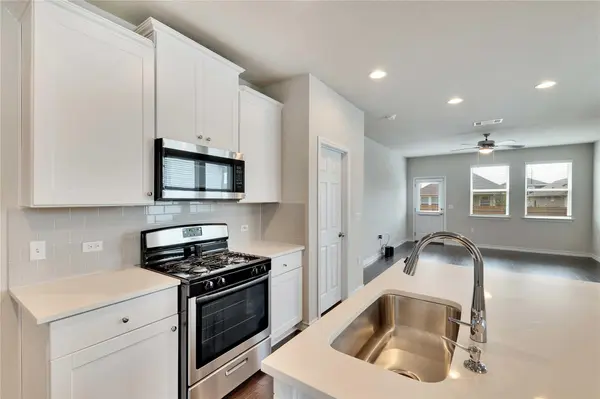 12121 Cimaizon DR, Austin, TX 78725