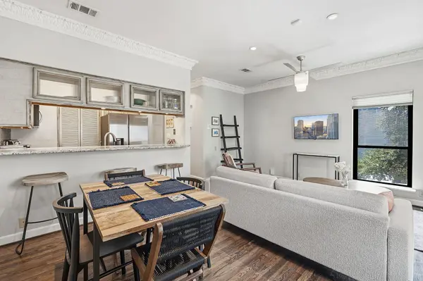 802 S 1st ST #202, Austin, TX 78704