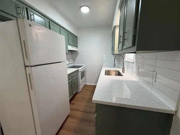 1009 Alex ST #B, Lockhart, TX 78644