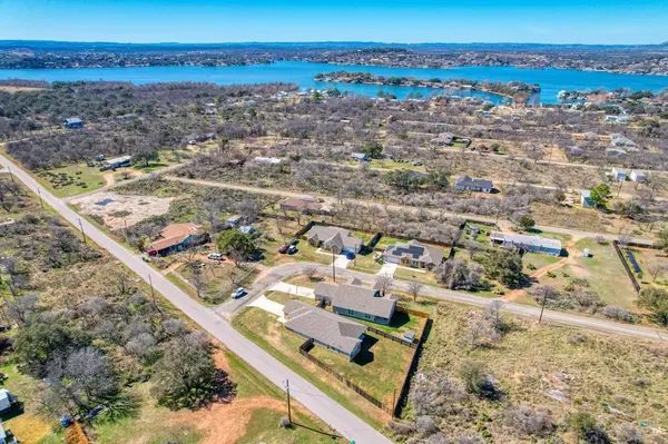 1516 Stonecrests DR, Granite Shoals, TX 78654