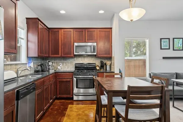 3304 E 5th ST #B, Austin, TX 78702
