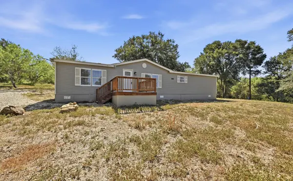 871 Political RD, Lockhart, TX 78644