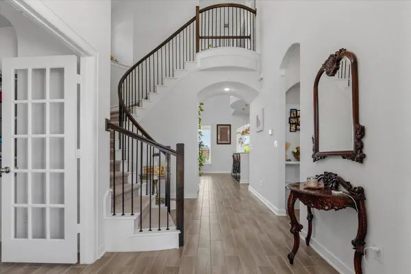 650 Wild Pecan LOOP, Buda, TX 78610