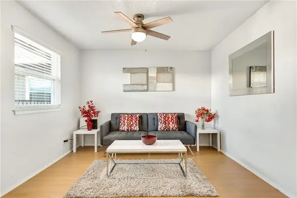 2401 Manor RD #209, Austin, TX 78722