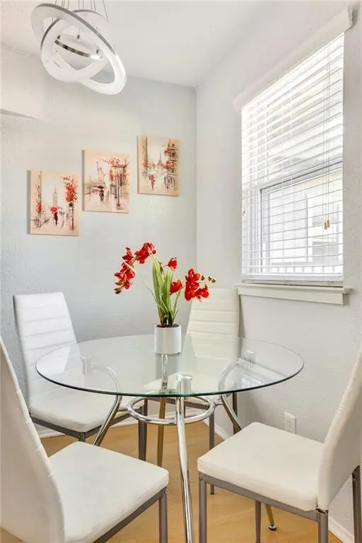 2401 Manor RD #209, Austin, TX 78722
