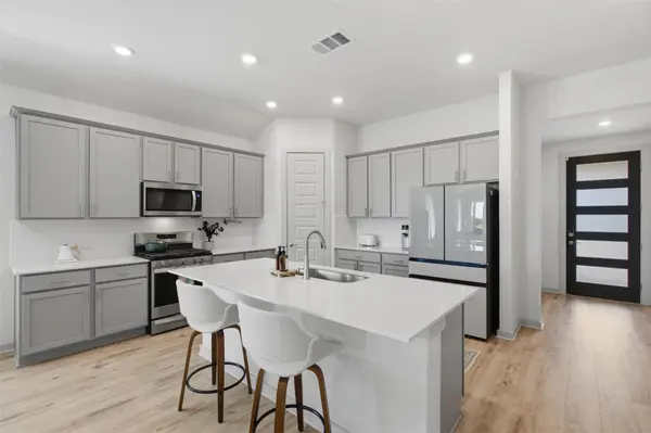 1636 Flying Horseshoe BND, Georgetown, TX 78628