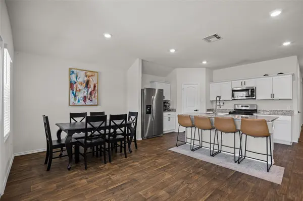 325 Granary DR, Uhland, TX 78640