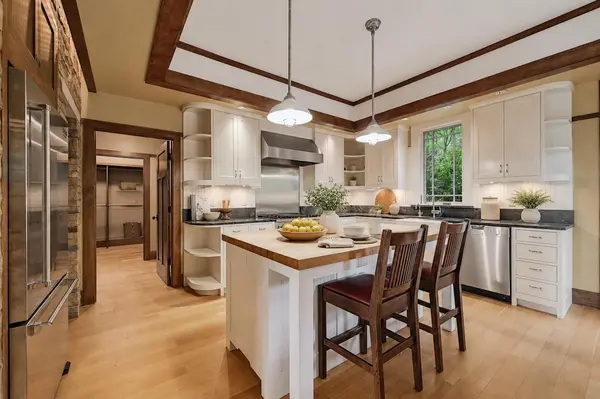 307 Laurel Valley RD, West Lake Hills, TX 78746