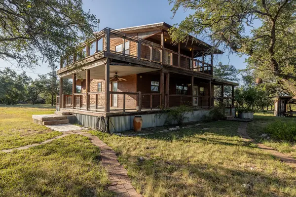 140 Mountain Loop DR, Johnson City, TX 78636