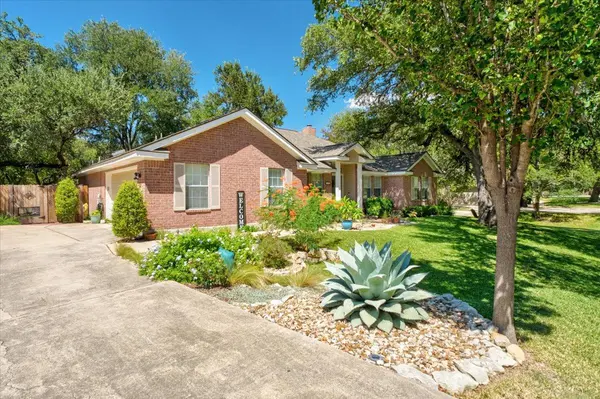 202 Treetop WAY, Buda, TX 78610