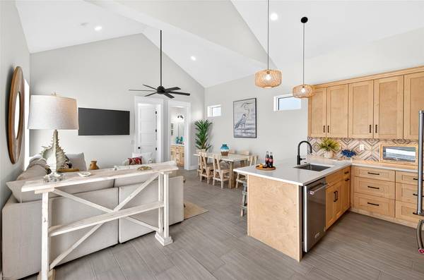 114 Porto Villageo DR, Port Aransas, TX 78373