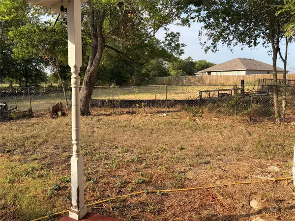 910 Bunton LN #E, Kyle, TX 78640
