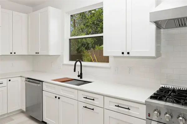1500 Sylvan Glade #A, Austin, TX 78745