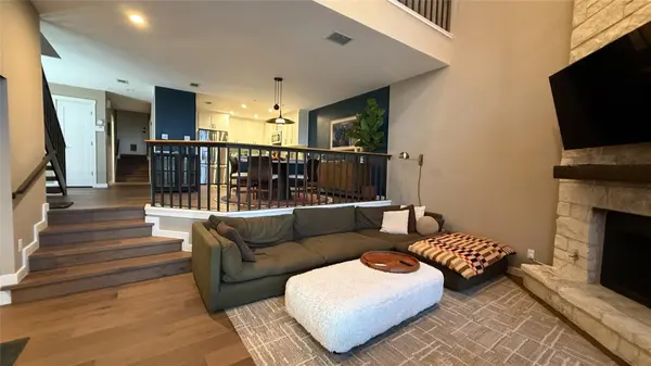 1321 Spyglass DR #B, Austin, TX 78746
