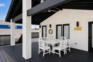 500 Royal Palm LN, Port Aransas, TX 78373
