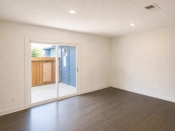 2301 Mission Hill DR #101, Austin, TX 78741