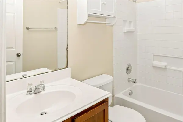 1817 Shaker TRL, Austin, TX 78754