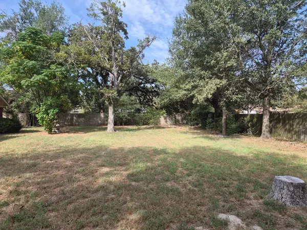 1502 Okelley RD, Rockdale, TX 76567