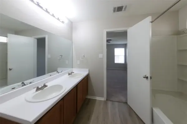 302 Bird Dog BND, Bastrop, TX 78602