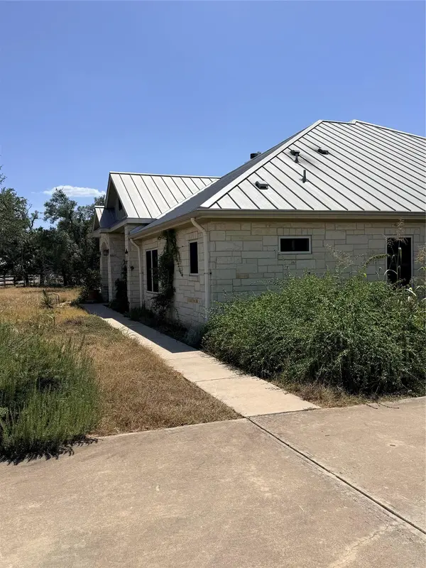300 Medlin Creek LOOP, Dripping Springs, TX 78620