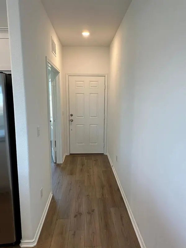 425 SALT SPRINGS RD, Kyle, TX 78640