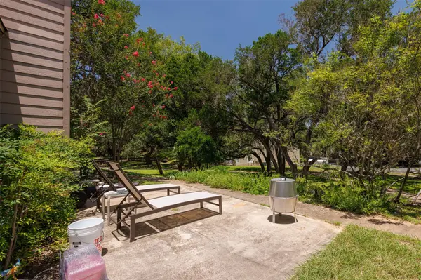 4 Townhouse CIR, Wimberley, TX 78676