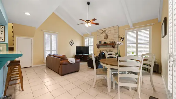 4 Townhouse CIR, Wimberley, TX 78676