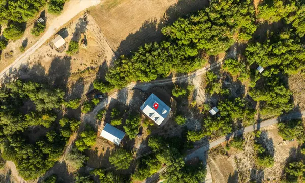 3204 Tabletop Mountain DR, Spicewood, TX 78669