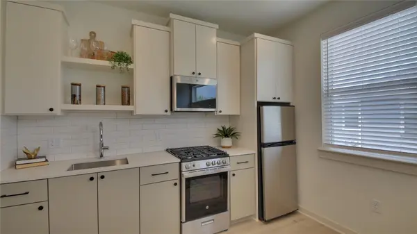 7208 Providence Ave #2, Austin, TX 78752