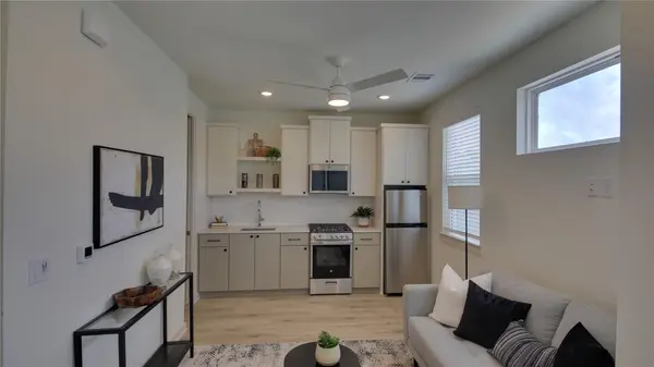7208 Providence Ave #2, Austin, TX 78752
