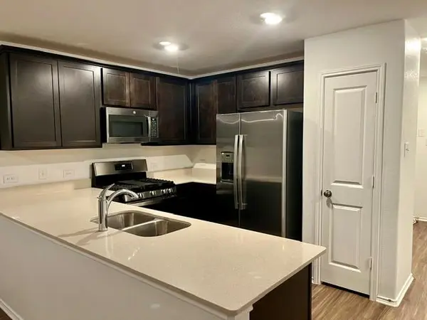 406 Halfmoon DR, Lockhart, TX 78644
