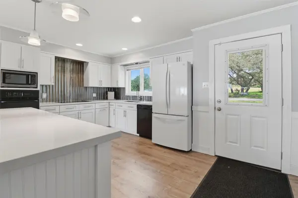 106 County Road 142, Burnet, TX 78611