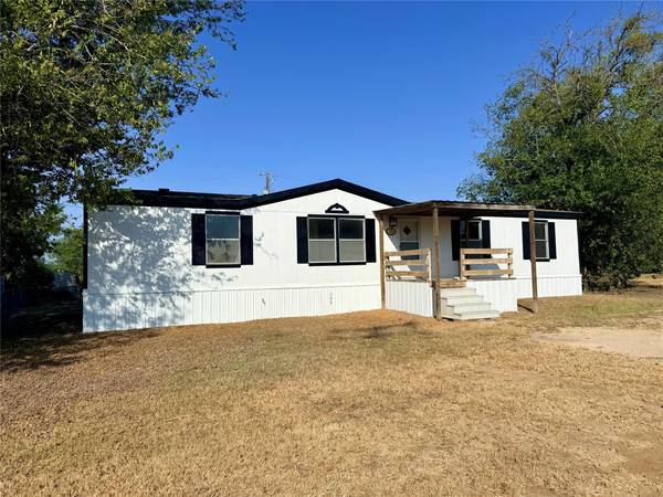 414 Avenue F, Lexington, TX 78947