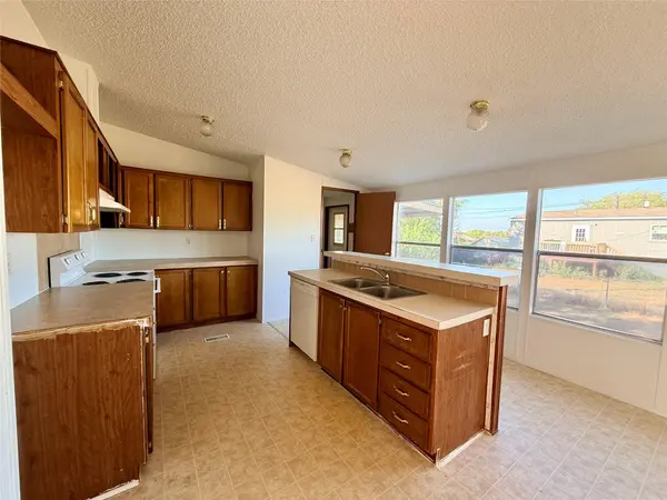 414 Avenue F, Lexington, TX 78947