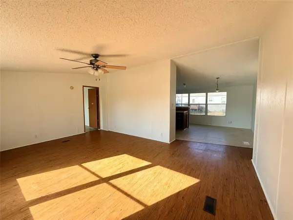 414 Avenue F, Lexington, TX 78947