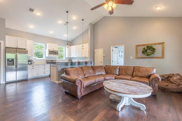 1320 Contour DR, Burnet, TX 78611