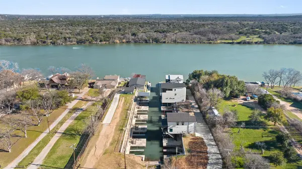942 Euel Moore DR, Kingsland, TX 78639