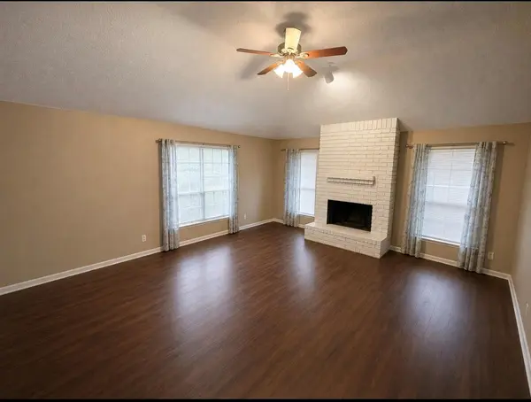 16405 Lone Wolf DR, Leander, TX 78641