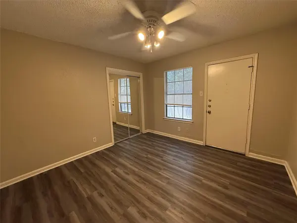 9313 Kempler DR #B, Austin, TX 78748