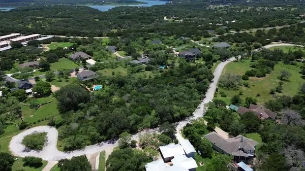 28 Hummingbird WAY, Spicewood, TX 78669