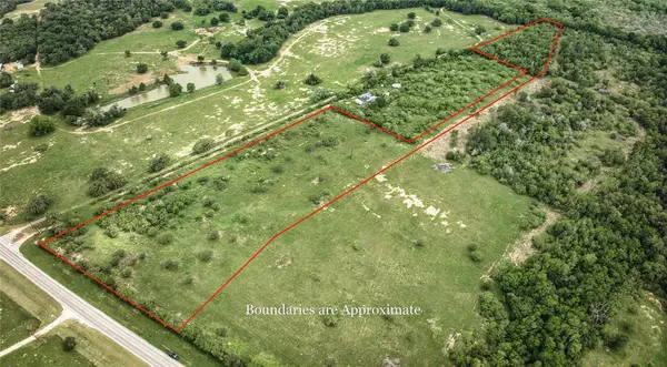 9296 Fm 713, Dale, TX 78616