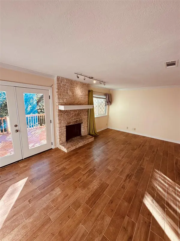 3529 North Hills DR #B, Austin, TX 78731