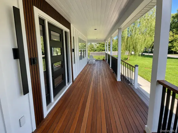 7 Sander CT, Middle Island, NY 11953