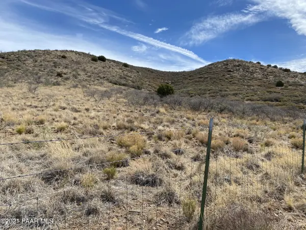6117 S Country RD, Mayer, AZ 86333