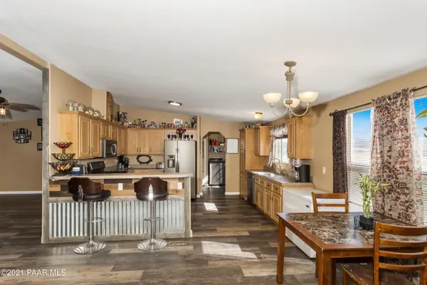 24300 N Big Springs Ranch RD, Paulden, AZ 86334