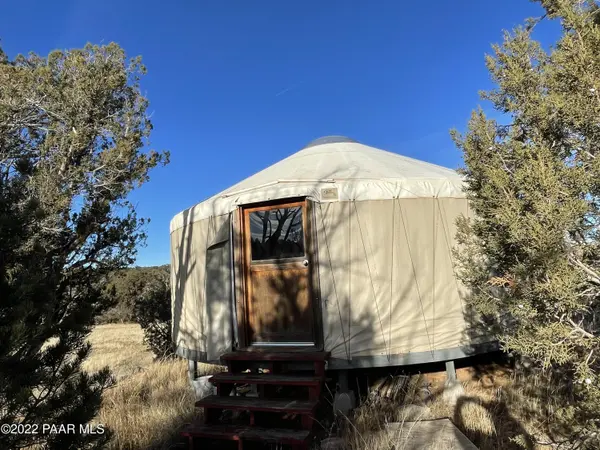 00 Wooden Ear Ranch RD, Seligman, AZ 86337